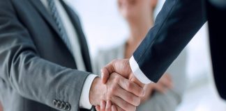 Stringersi la mano
