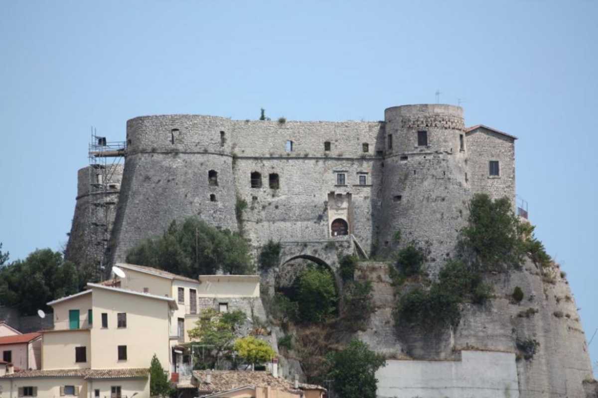 Castello Pandone di Venafro veduta