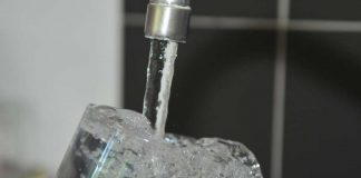 Acqua corrente rubinetto