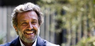 Flavio Insinna: la storia d'amore con Adriana Riccio