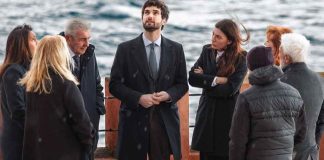 un posto al sole scena cast