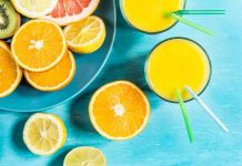 Mangiare gli agrumi di sera fa male?
