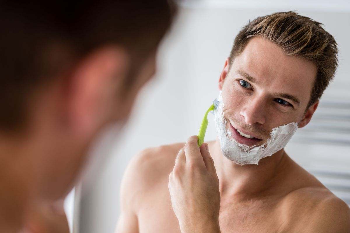 Farsi la barba prima o dopo la doccia?