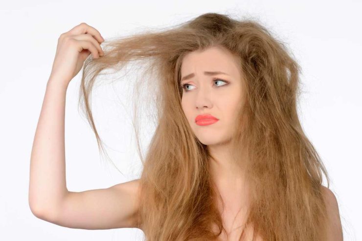 Capelli crespi, come eliminarli per sempre