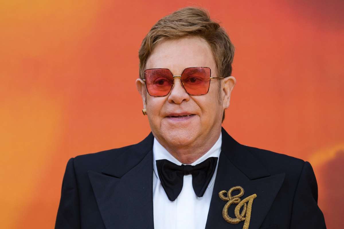 Elton John, orologio personalizzato