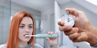 Il modo per lavare i denti in pochissimi secondi