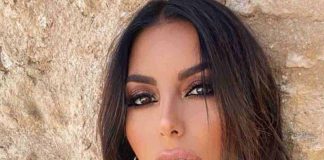 Elisabetta Gregoraci bikini scollatura
