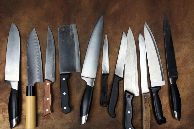Affilare forbici e coltelli in casa