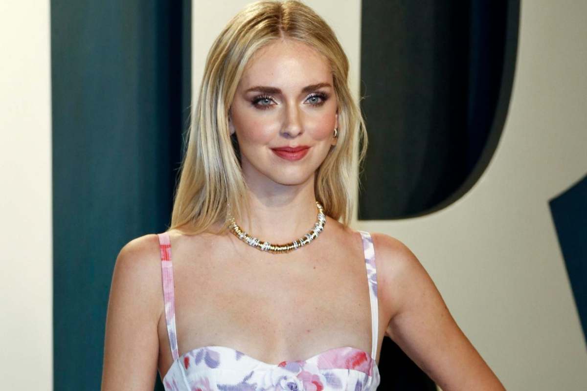 chiara ferragni si toglie tutto 