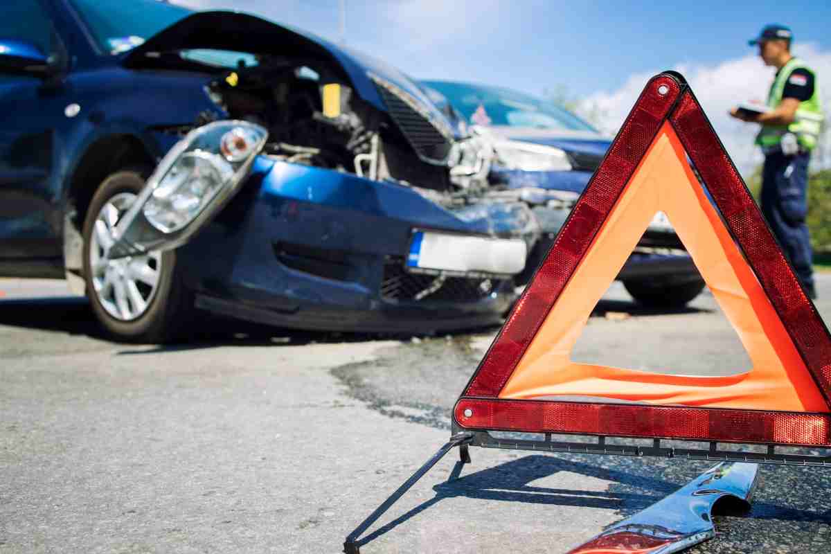 auto si schianta c'era un bambino alla guida