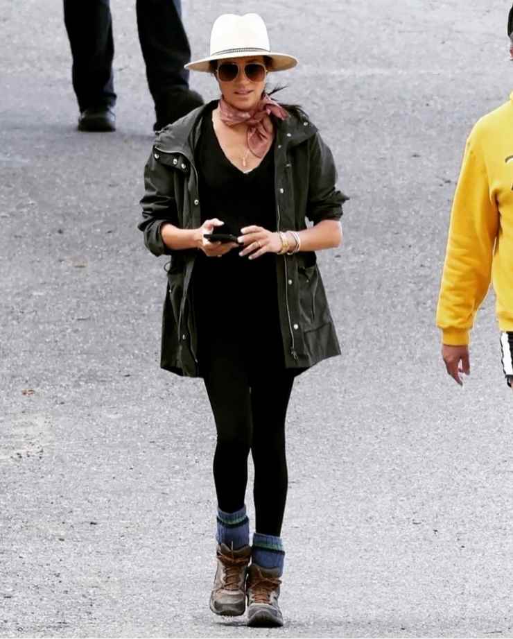 meghan markle in leggings