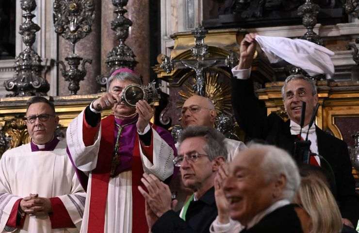 perché si scioglie il sangue di san gennaro