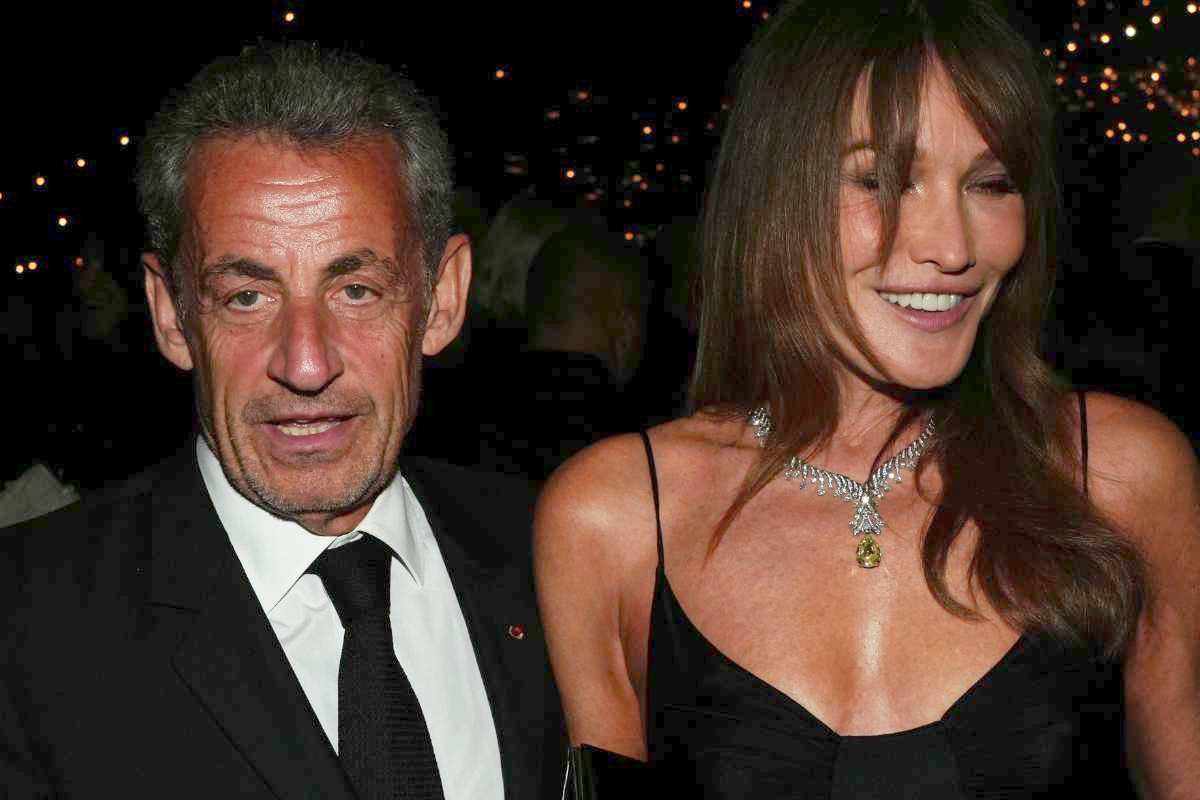 carla bruni sarkozy richiesta