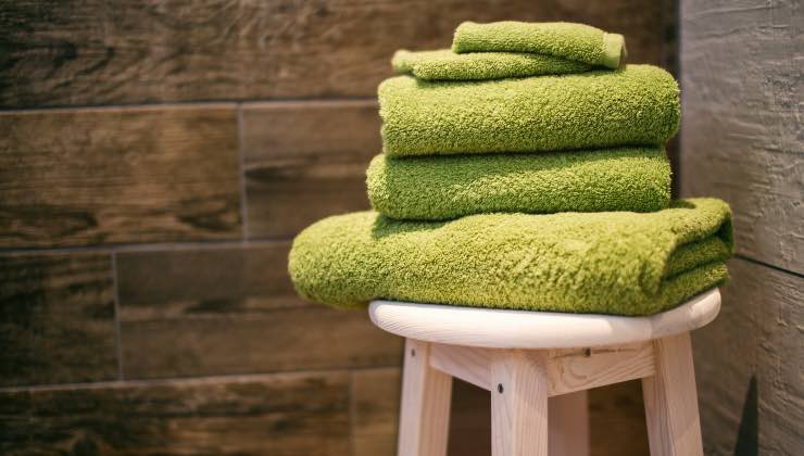 Pulisci casa coi tuoi vecchi asciugamani, basta fare così