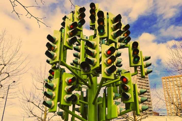 street light tree 