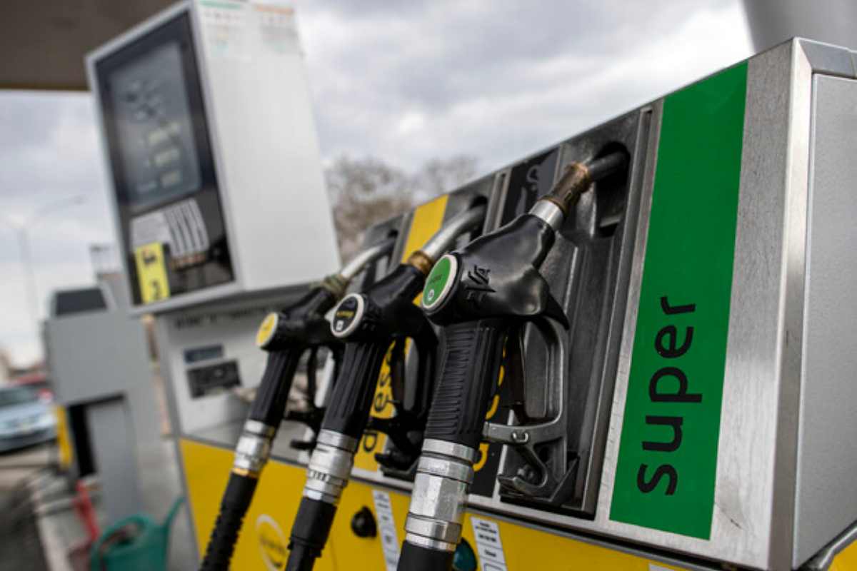 prezzi aumento carburante