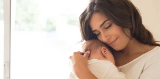 Neonati riconoscono immediatamente il volto della madre