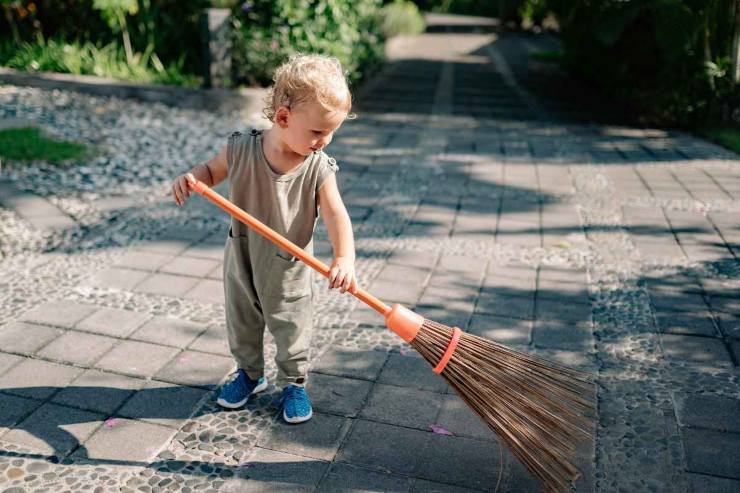 aiuto in casa bambini