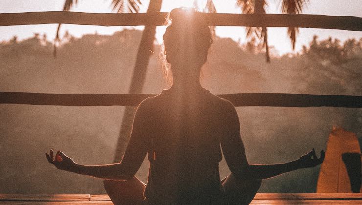 Perché fare meditazione appena svegli è così utile