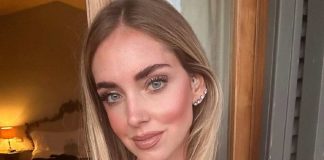 Chiara Ferragni lato B in mostra