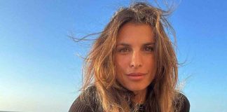 Elisabetta Canalis camicetta scollata