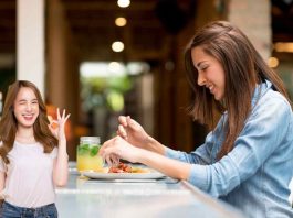 benefici mangiare da soli